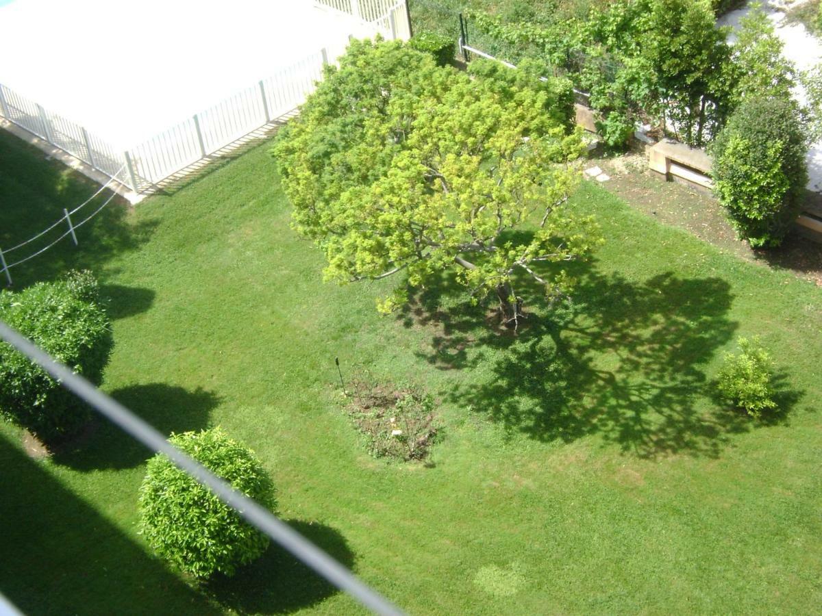 胡安莱潘Jardins Du Pont Du Lys公寓 外观 照片
